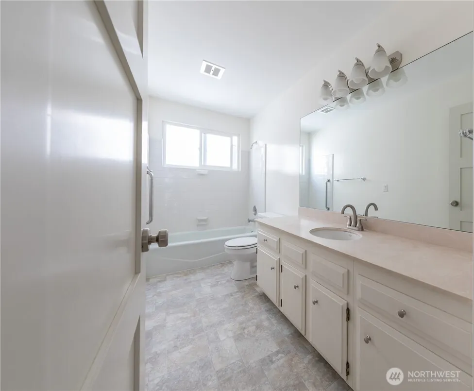 3626 26th Place W #3, Seattle, WA 98199