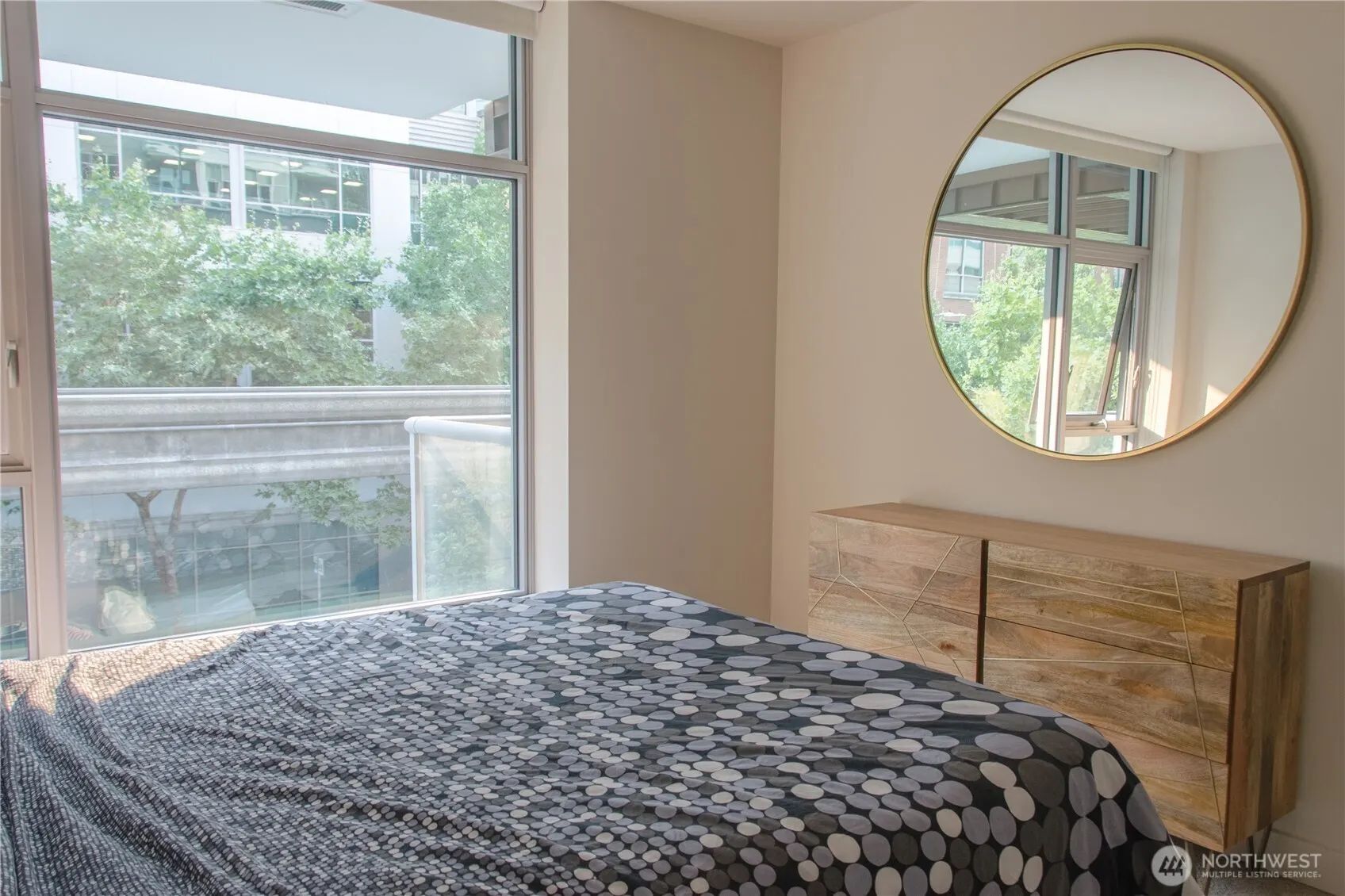 583 Battery Street #316N, Seattle, WA 98121