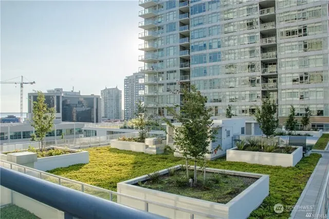 583 Battery Street #316N, Seattle, WA 98121