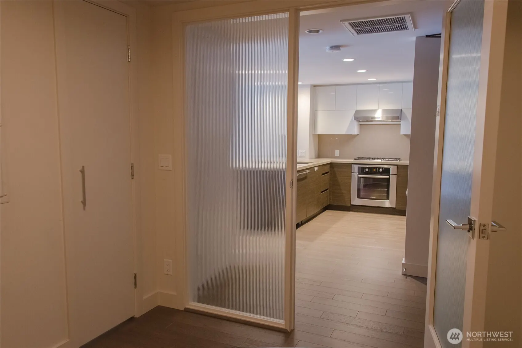 583 Battery Street #316N, Seattle, WA 98121