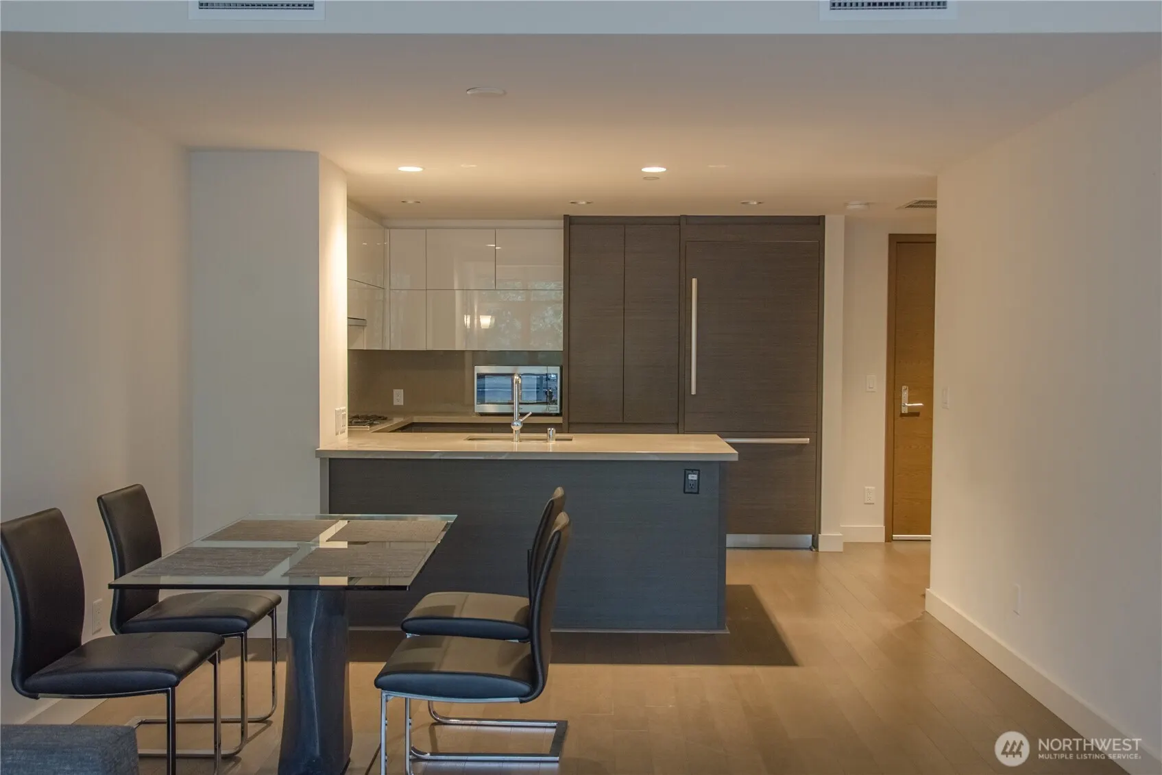 583 Battery Street #316N, Seattle, WA 98121