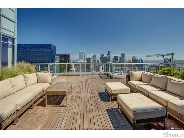 583 Battery Street #316N, Seattle, WA 98121