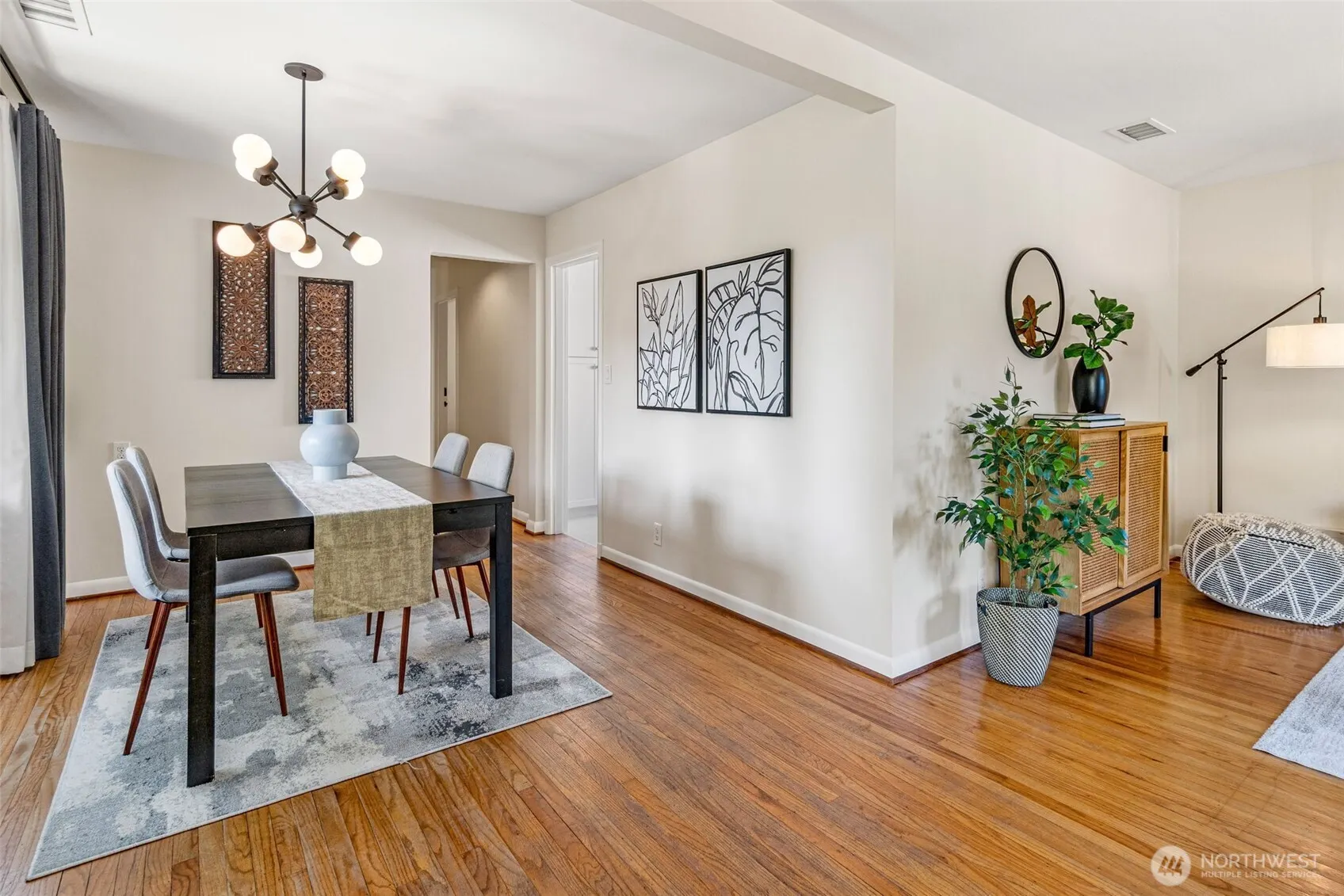 2716 E Jefferson St , Seattle, WA 98122