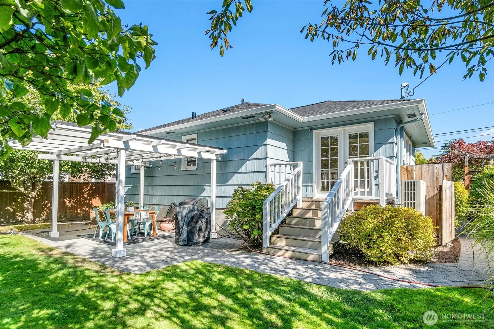2716 E Jefferson St , Seattle, WA 98122