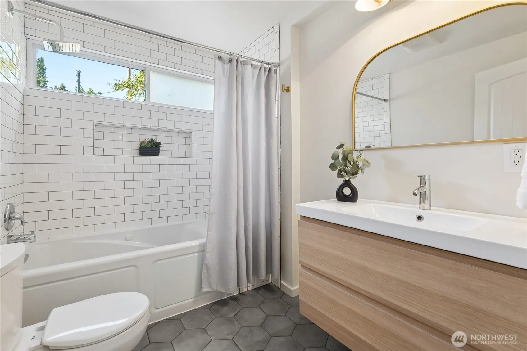 5910 47th Avenue S, Seattle, WA 98118