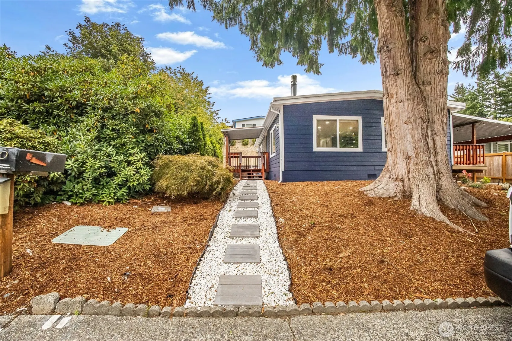 19220 128th Place NE, Bothell, WA 98011-2559