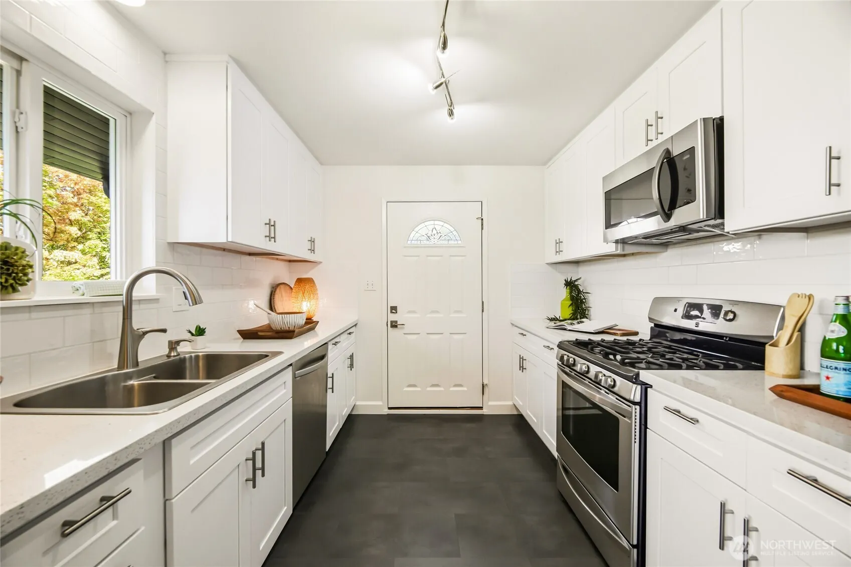 5058 38th Avenue SW, Seattle, WA 98126