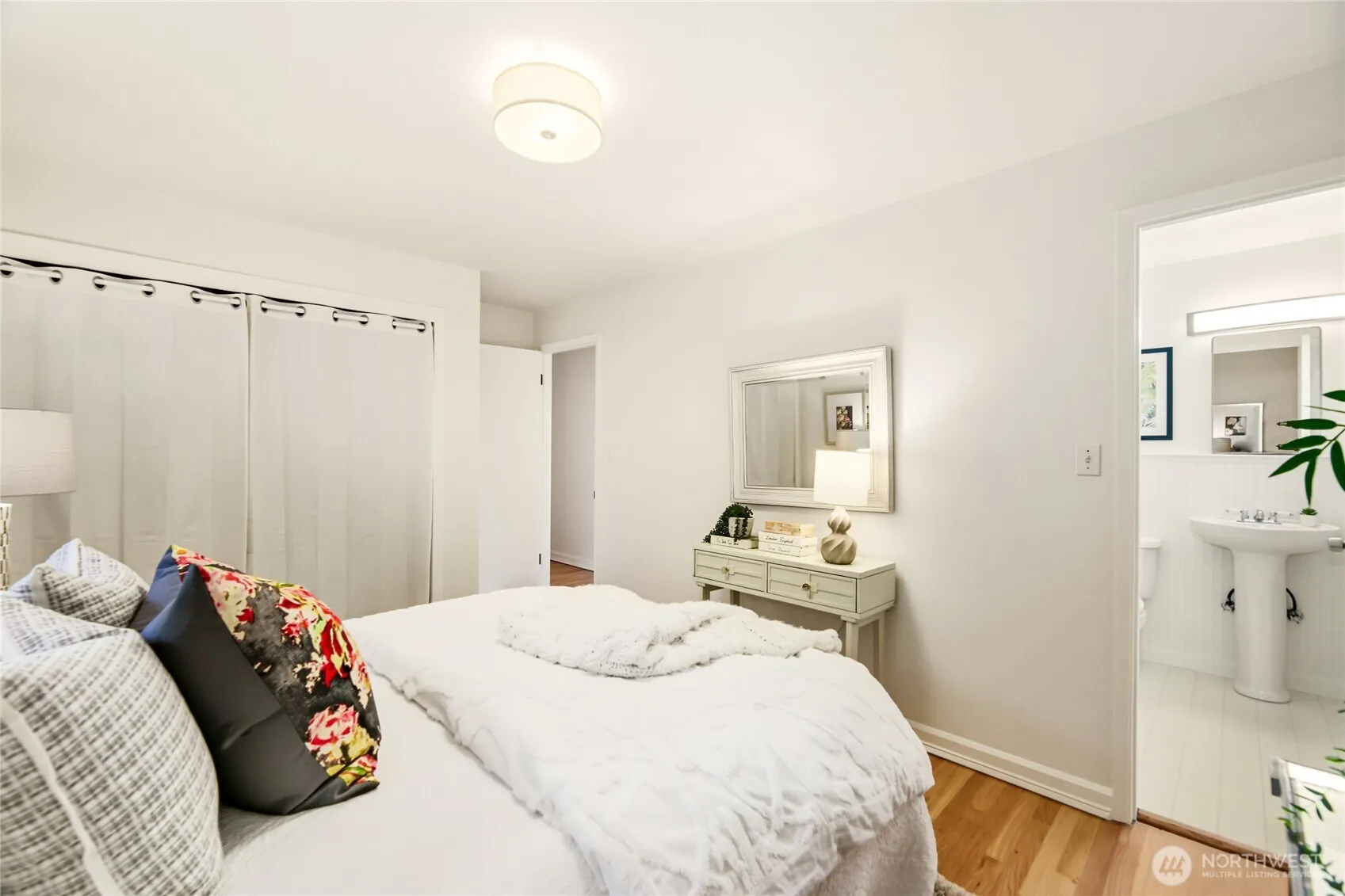 5058 38th Avenue SW, Seattle, WA 98126