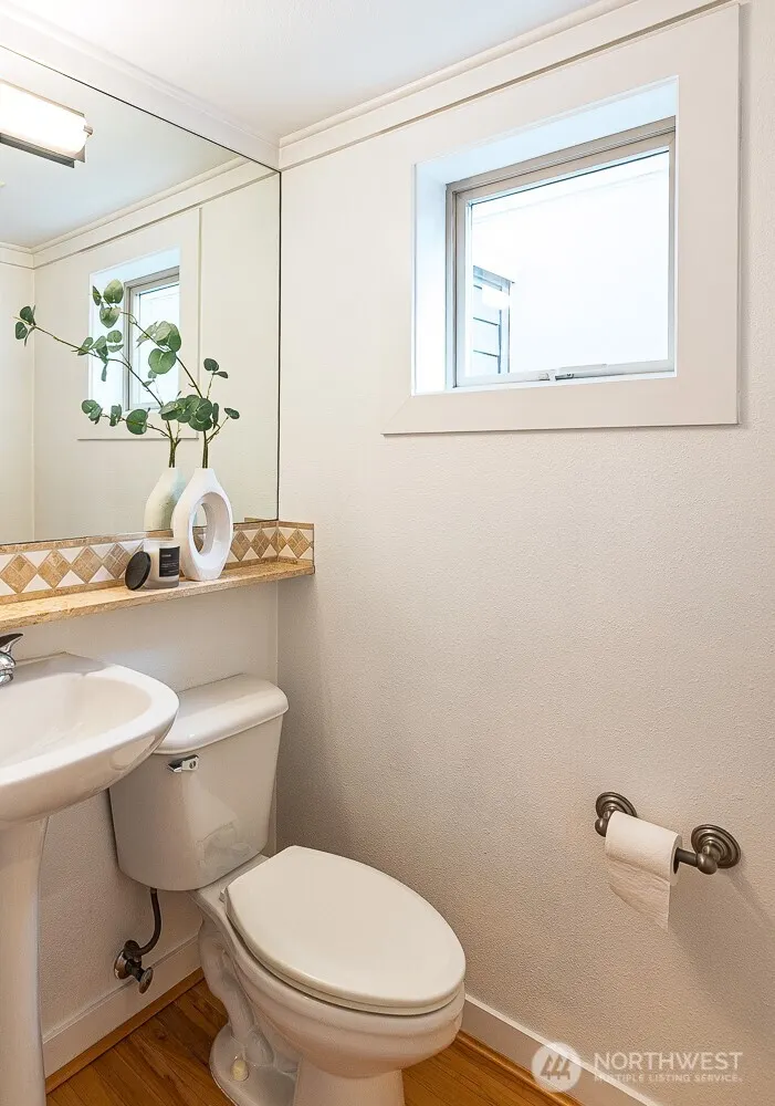 2502 N 50th Street #101, Seattle, WA 98103