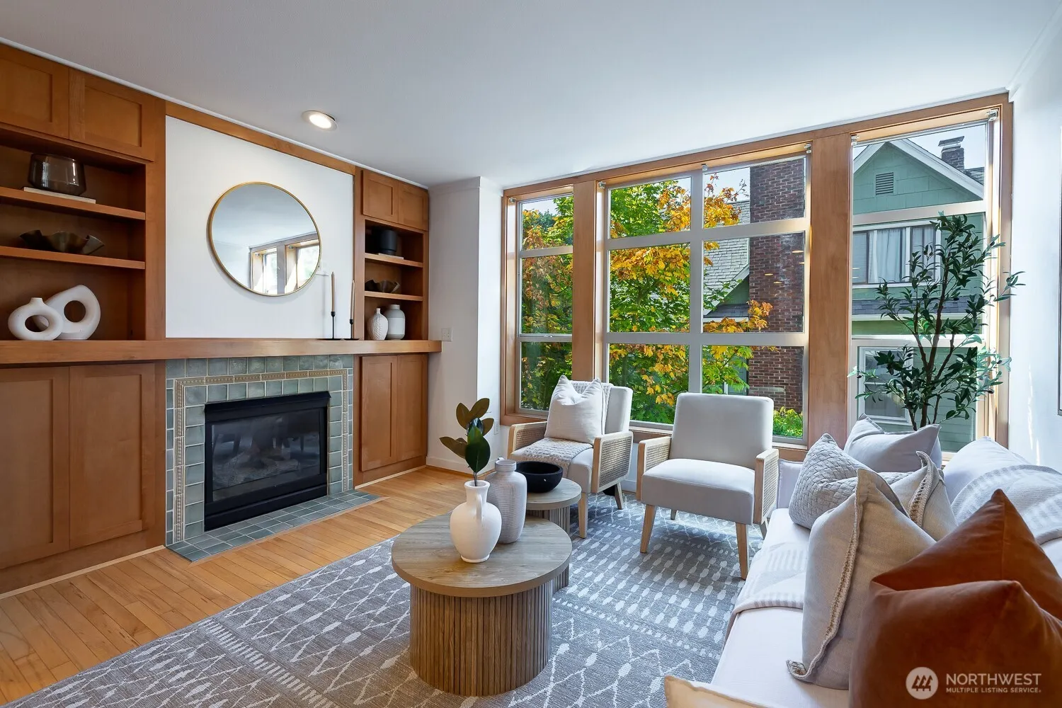 2502 N 50th Street #101, Seattle, WA 98103