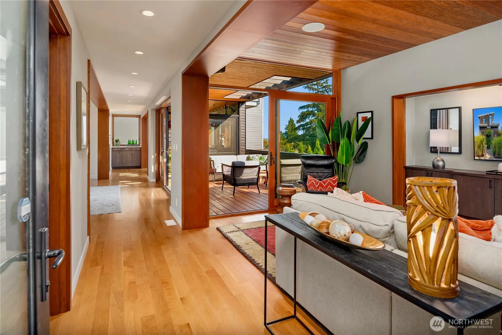 4030 Meridian Avenue N, Seattle, WA 98103