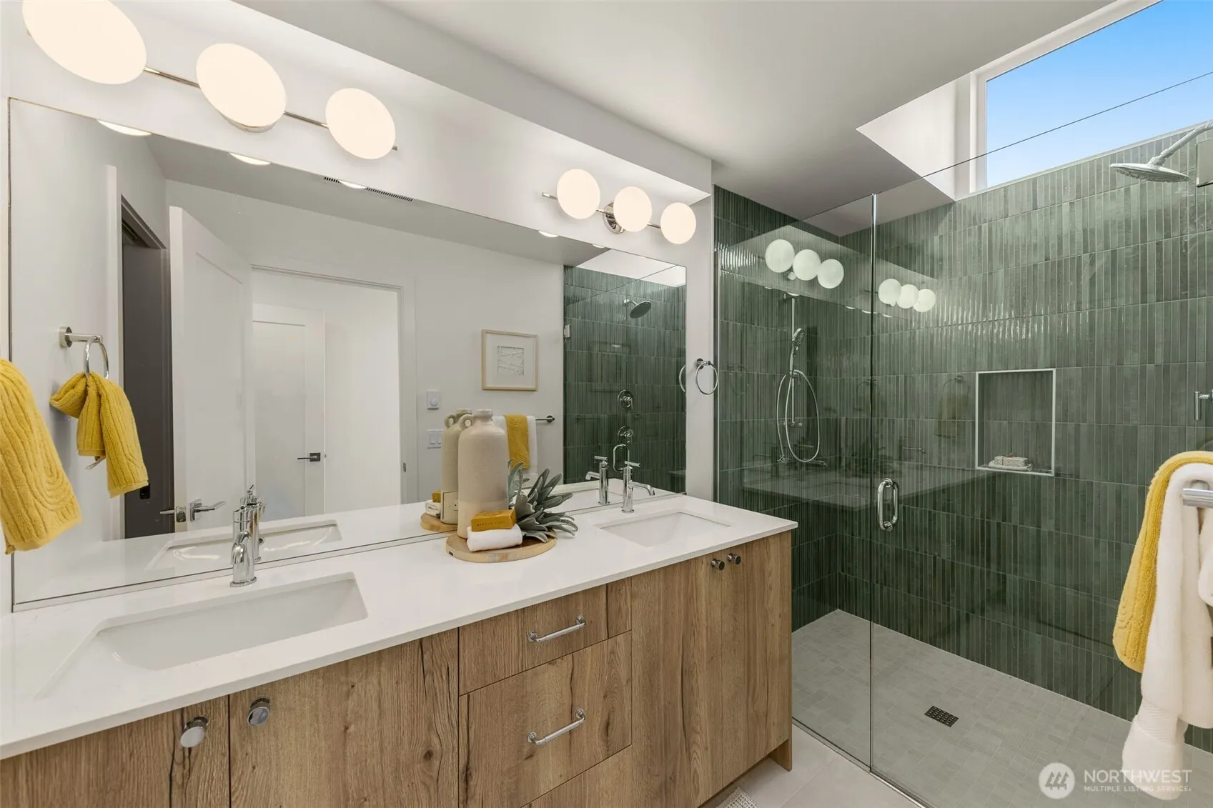 8333 B 12th Avenue NW, Seattle, WA 98117
