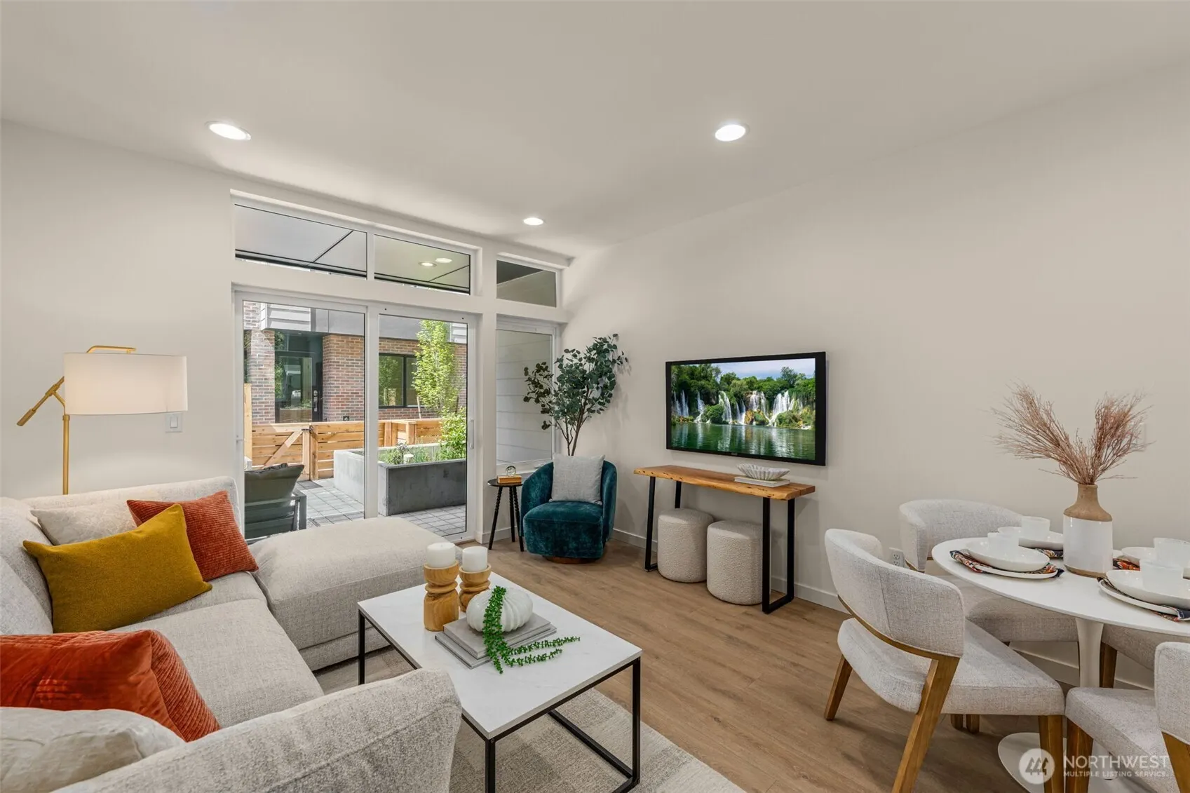 8333 B 12th Avenue NW, Seattle, WA 98117