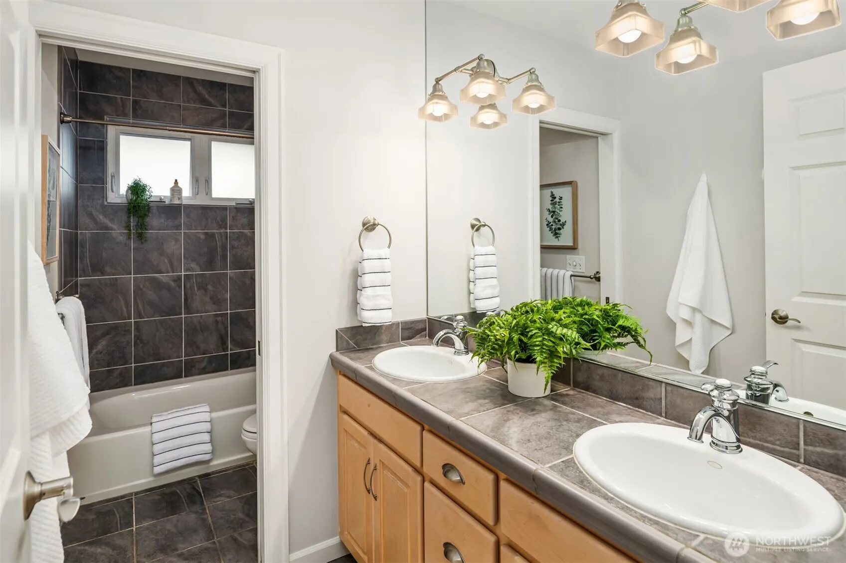 1812 7th Street W, Kirkland, WA 98033