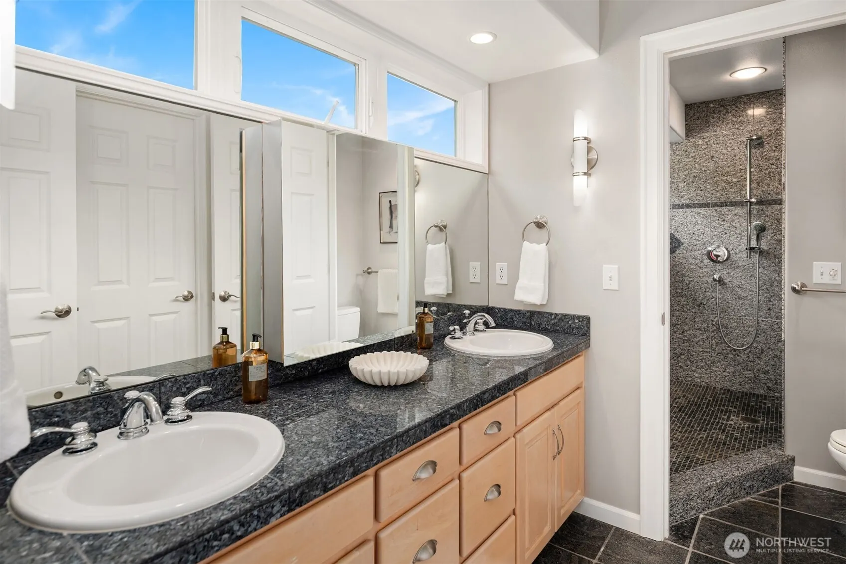1812 7th Street W, Kirkland, WA 98033