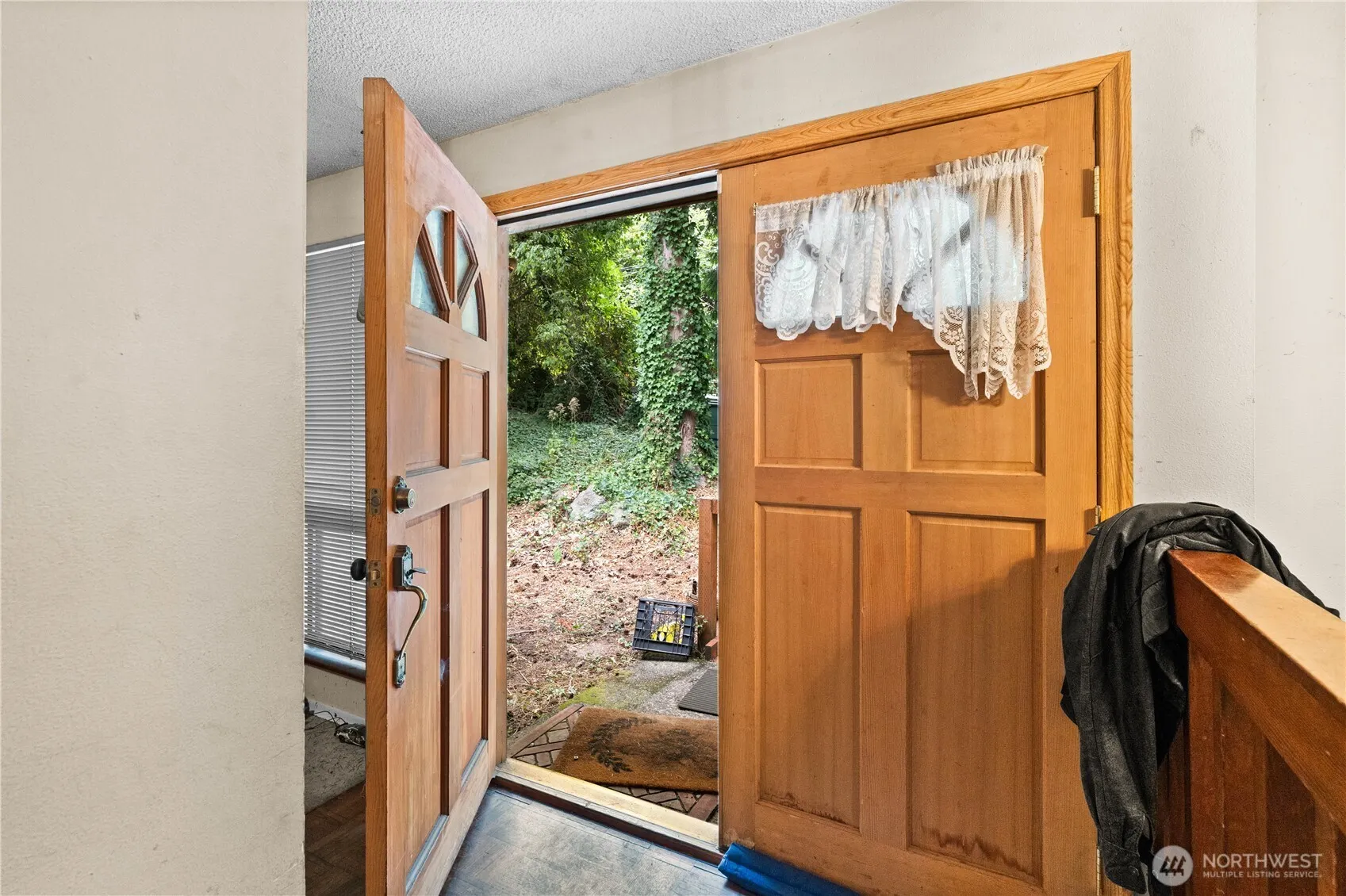 6123 110th Avenue SE, Bellevue, WA 98006