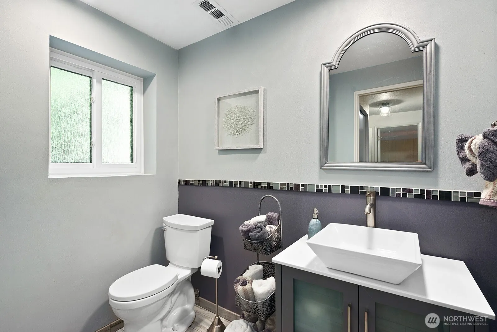 21806 NE 17th Court , Sammamish, WA 98074