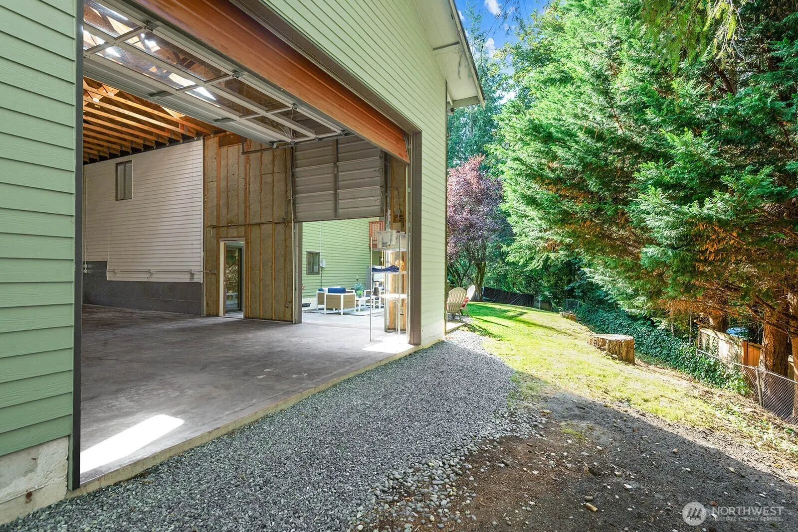 21806 NE 17th Court , Sammamish, WA 98074