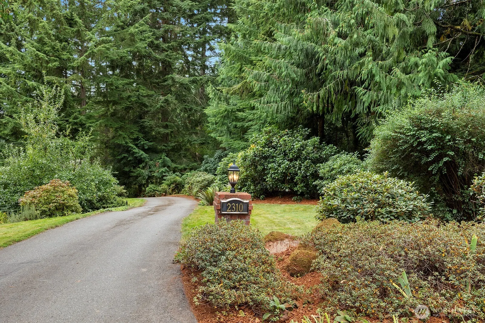 2310 Squak Mountain Loop SW, Issaquah, WA 98027