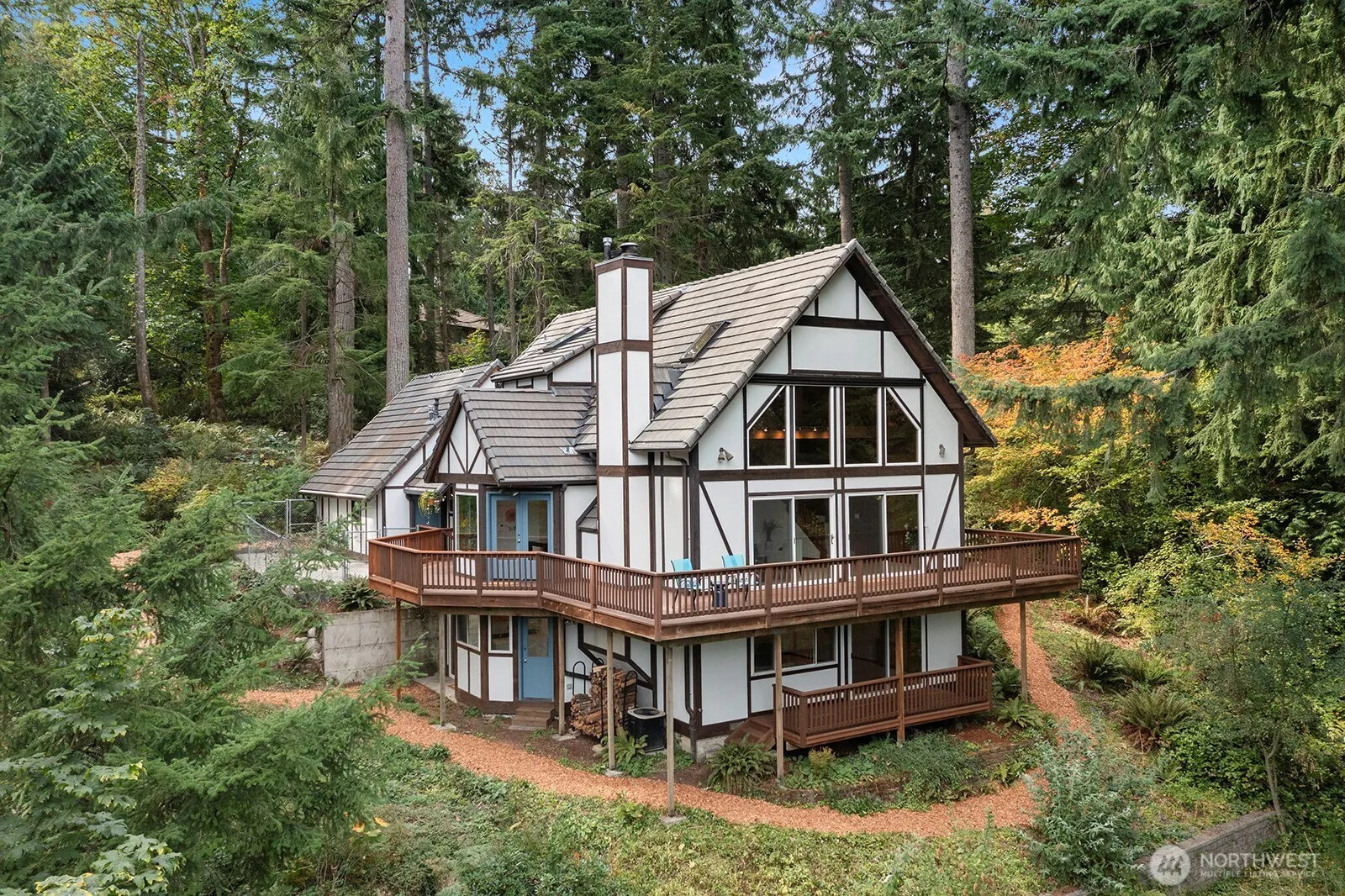 2310 Squak Mountain Loop SW, Issaquah, WA 98027