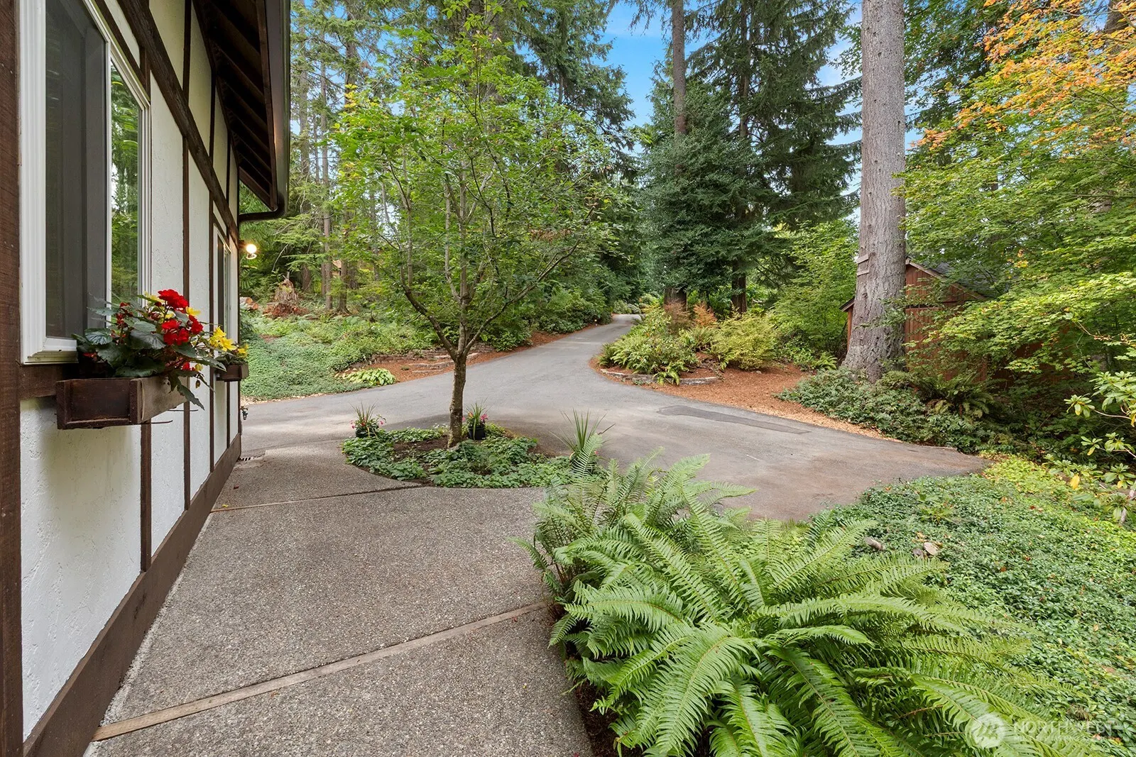 2310 Squak Mountain Loop SW, Issaquah, WA 98027