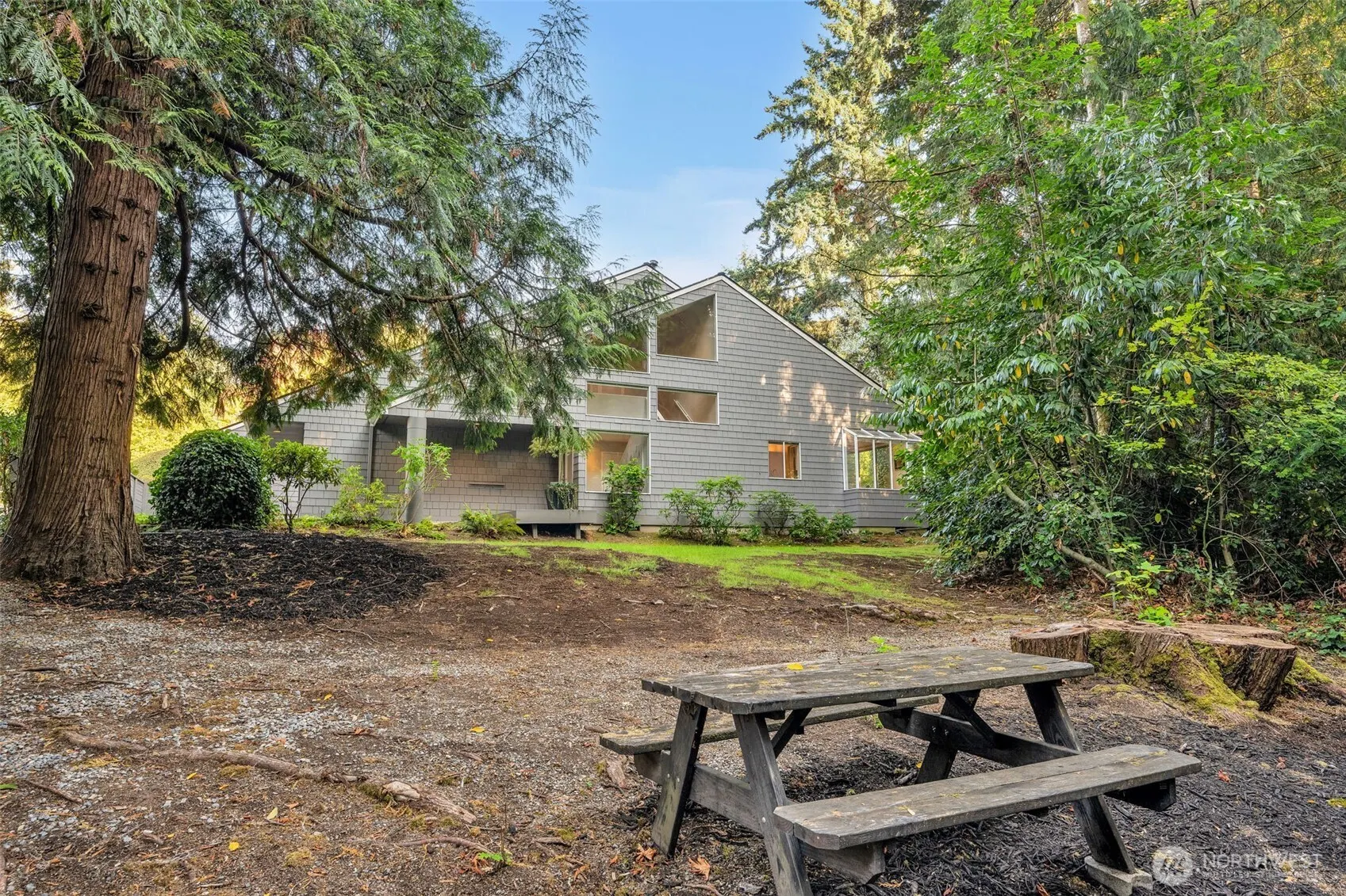 621 Bellevue Way SE, Bellevue, WA 98004