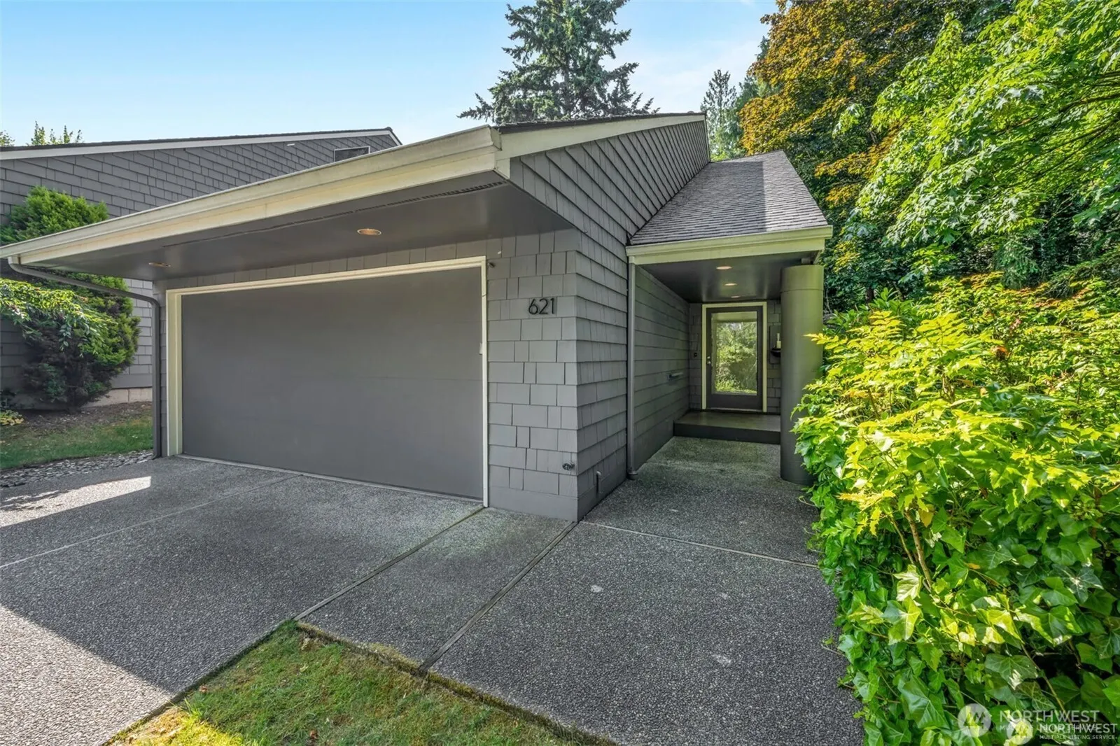 621 Bellevue Way SE, Bellevue, WA 98004