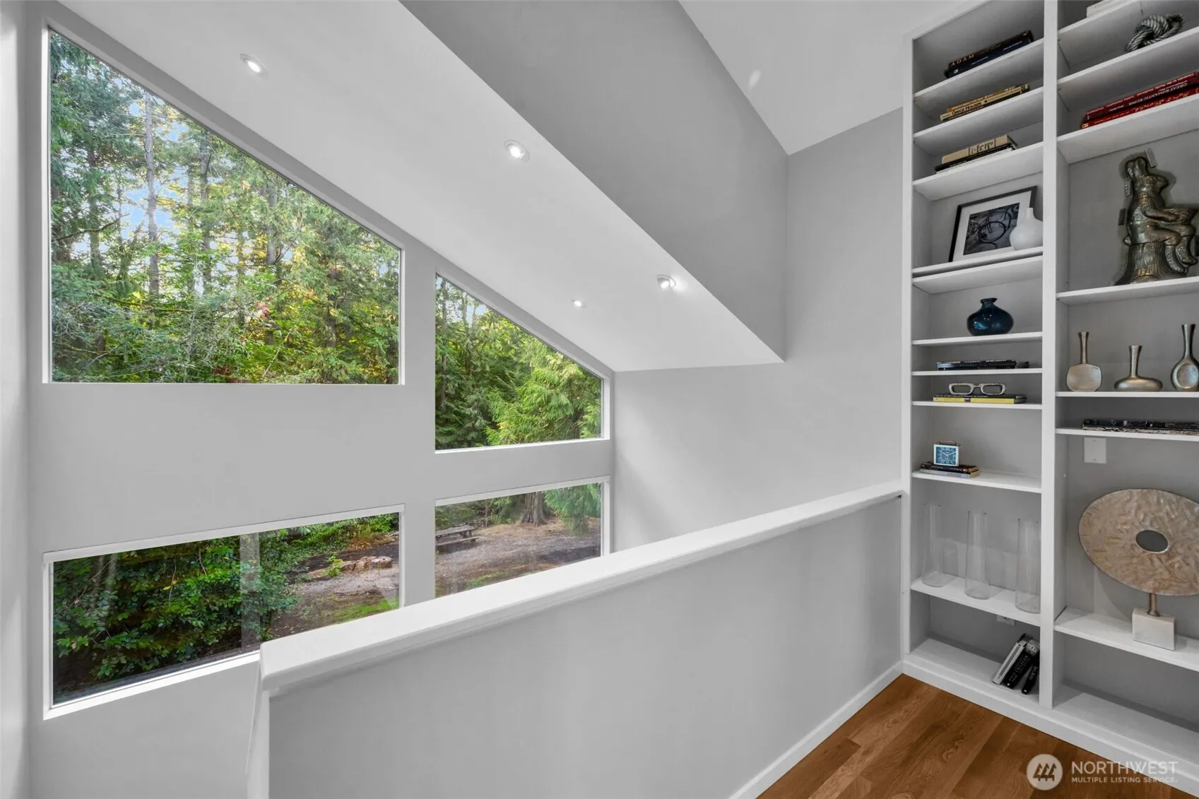621 Bellevue Way SE, Bellevue, WA 98004