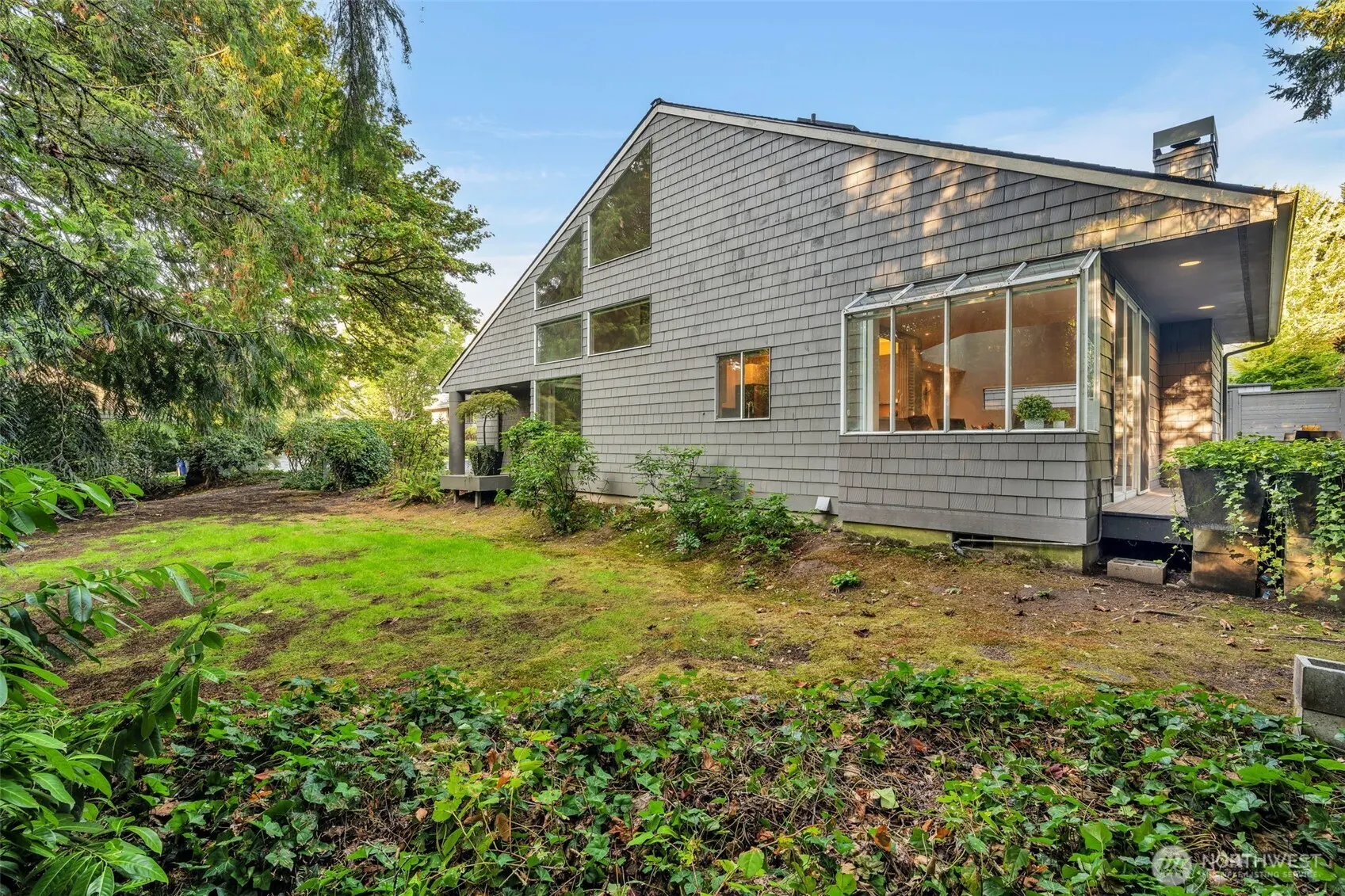 621 Bellevue Way SE, Bellevue, WA 98004