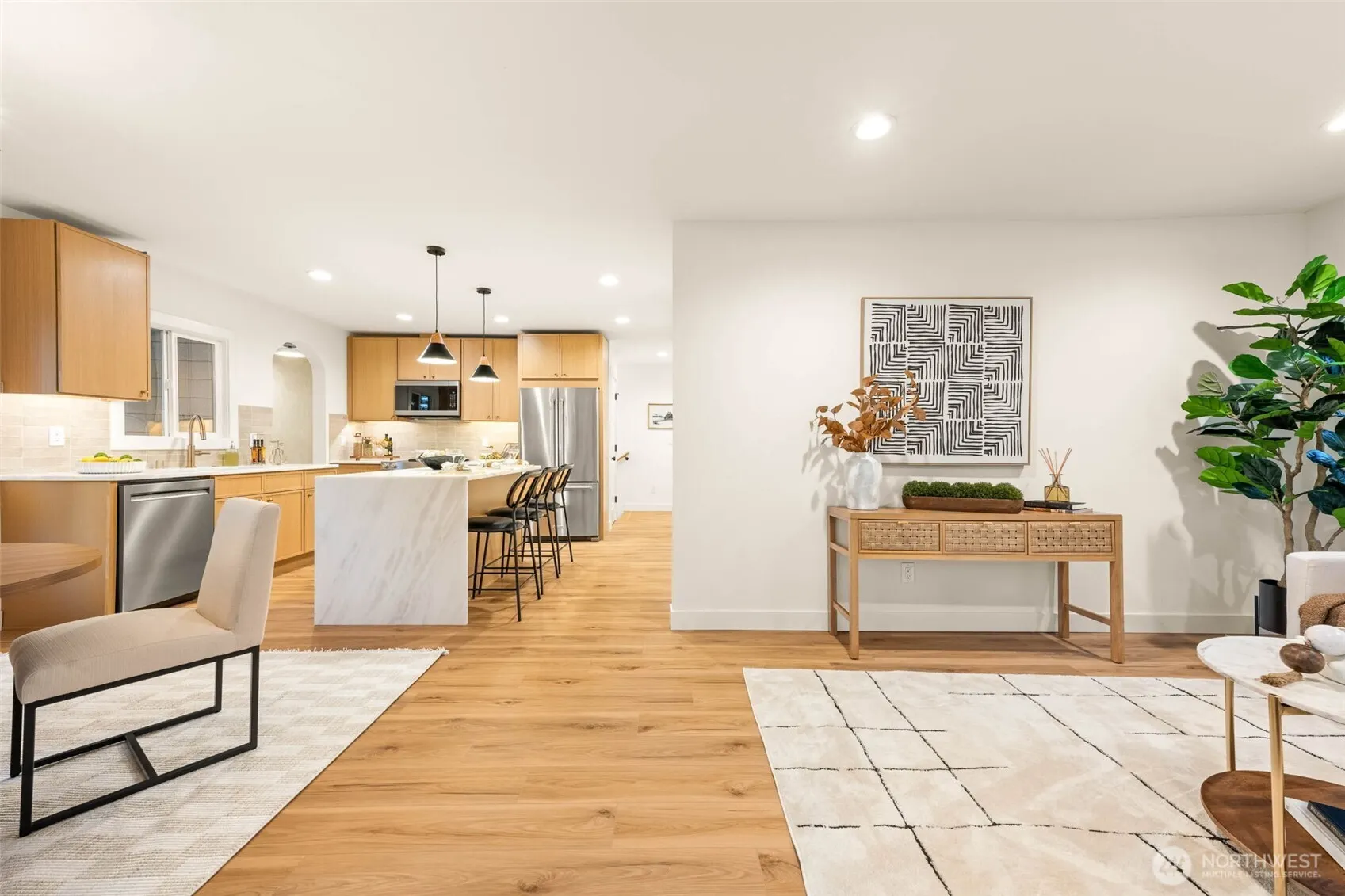 1128 N 77th Street , Seattle, WA 98103