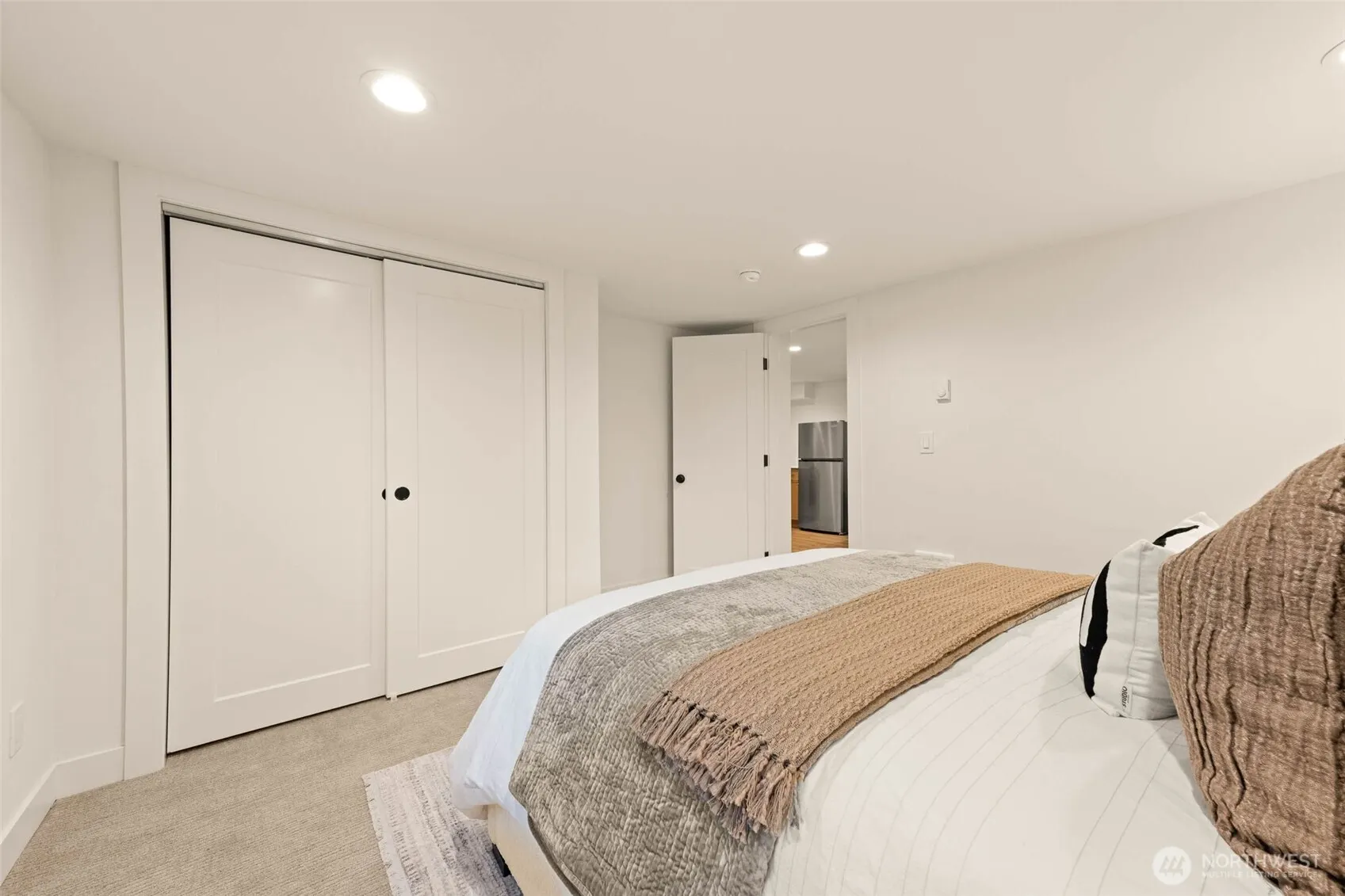 1128 N 77th Street , Seattle, WA 98103