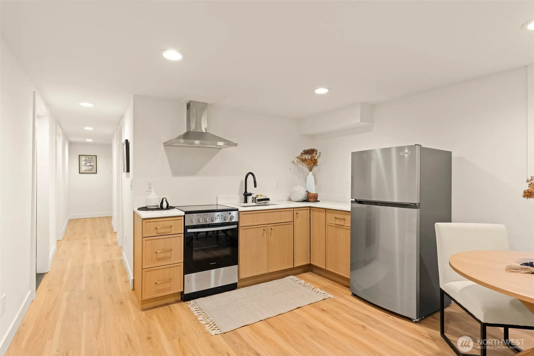 1128 N 77th Street , Seattle, WA 98103