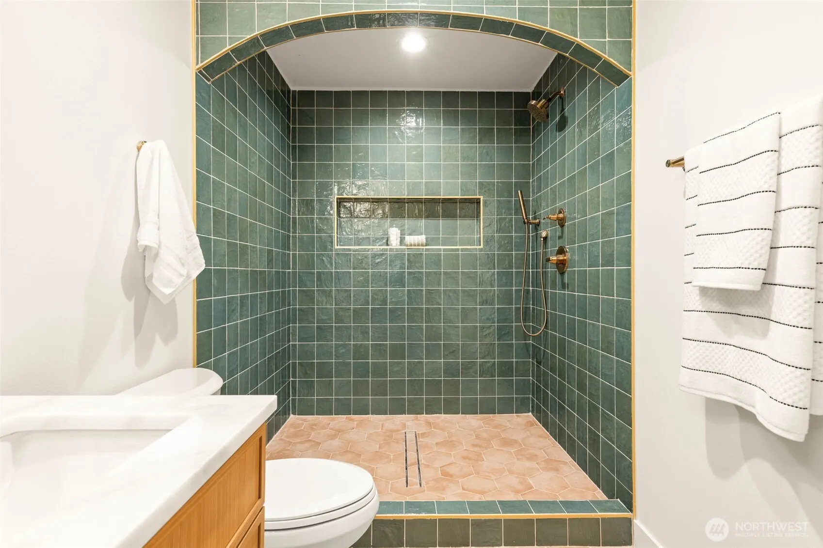 1128 N 77th Street , Seattle, WA 98103