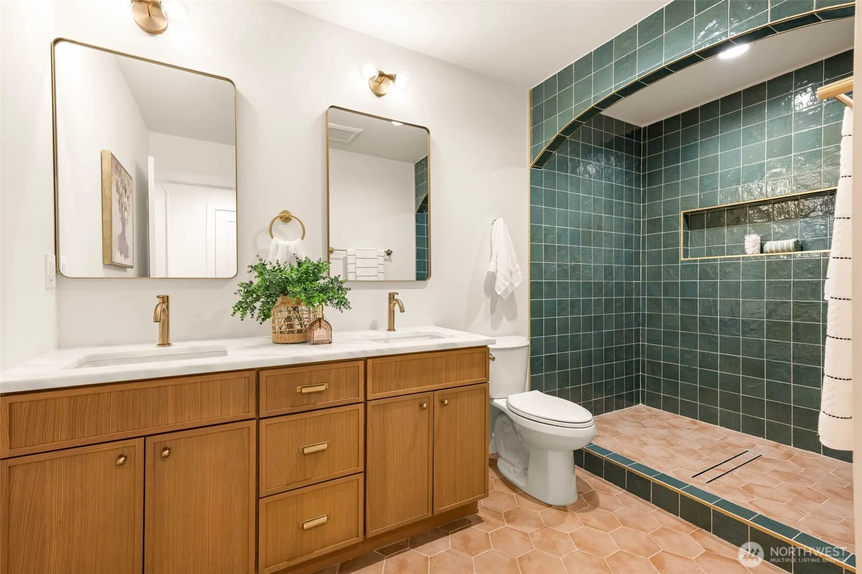 1128 N 77th Street , Seattle, WA 98103