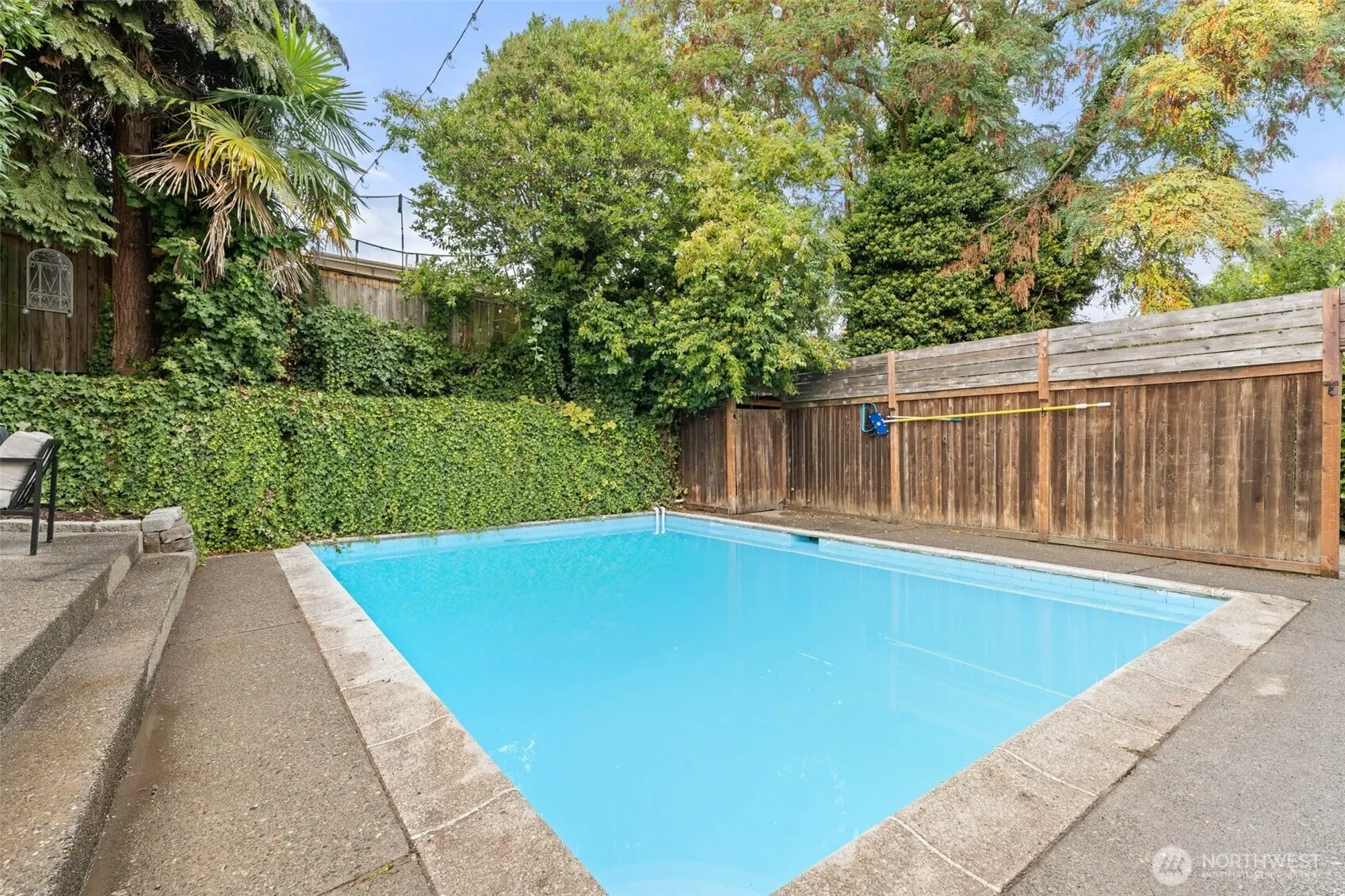 1128 N 77th Street , Seattle, WA 98103