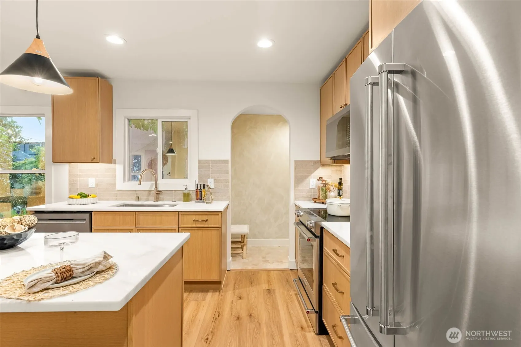 1128 N 77th Street , Seattle, WA 98103
