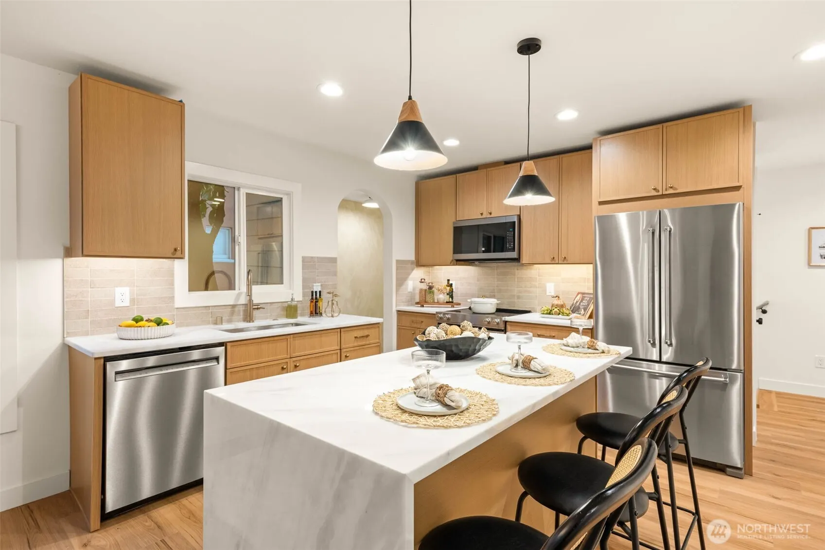 1128 N 77th Street , Seattle, WA 98103