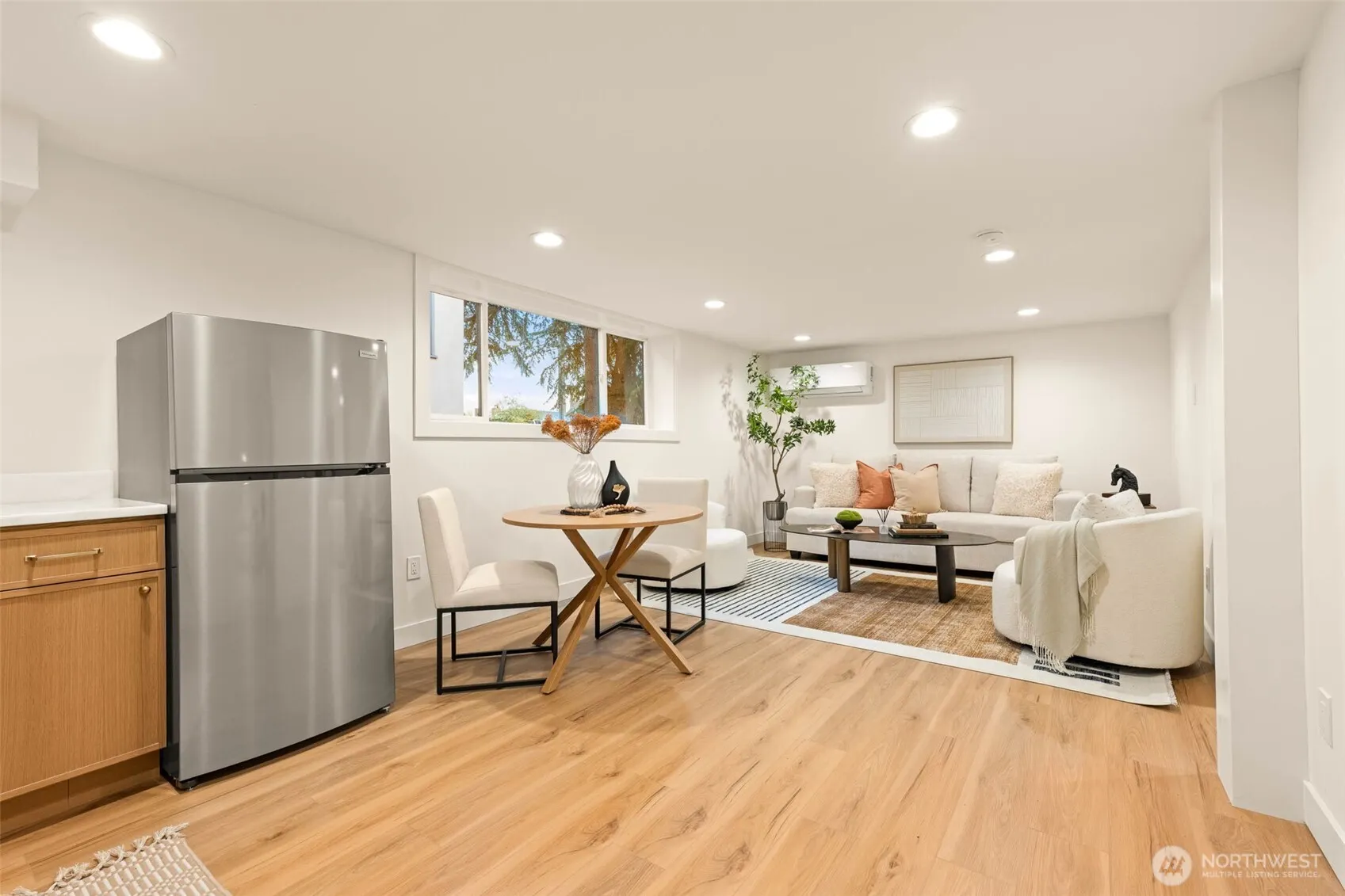 1128 N 77th Street , Seattle, WA 98103