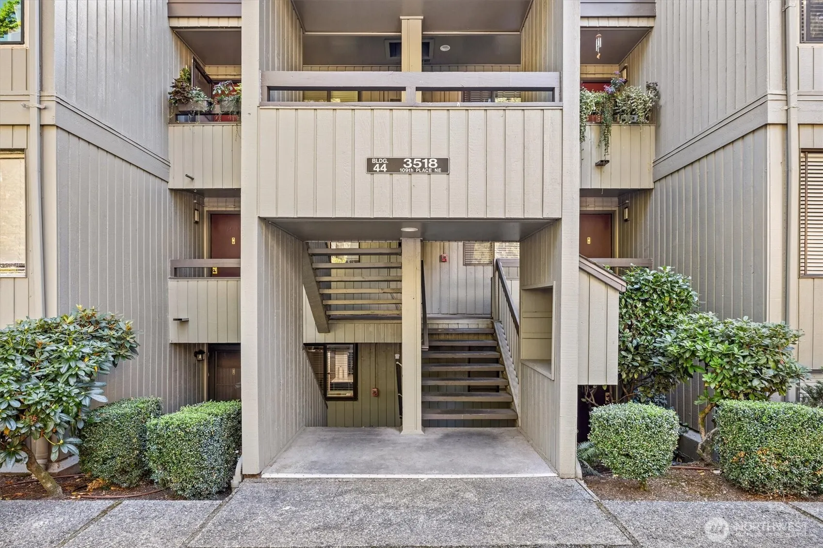 3518 109th Place NE #104, Bellevue, WA 98004