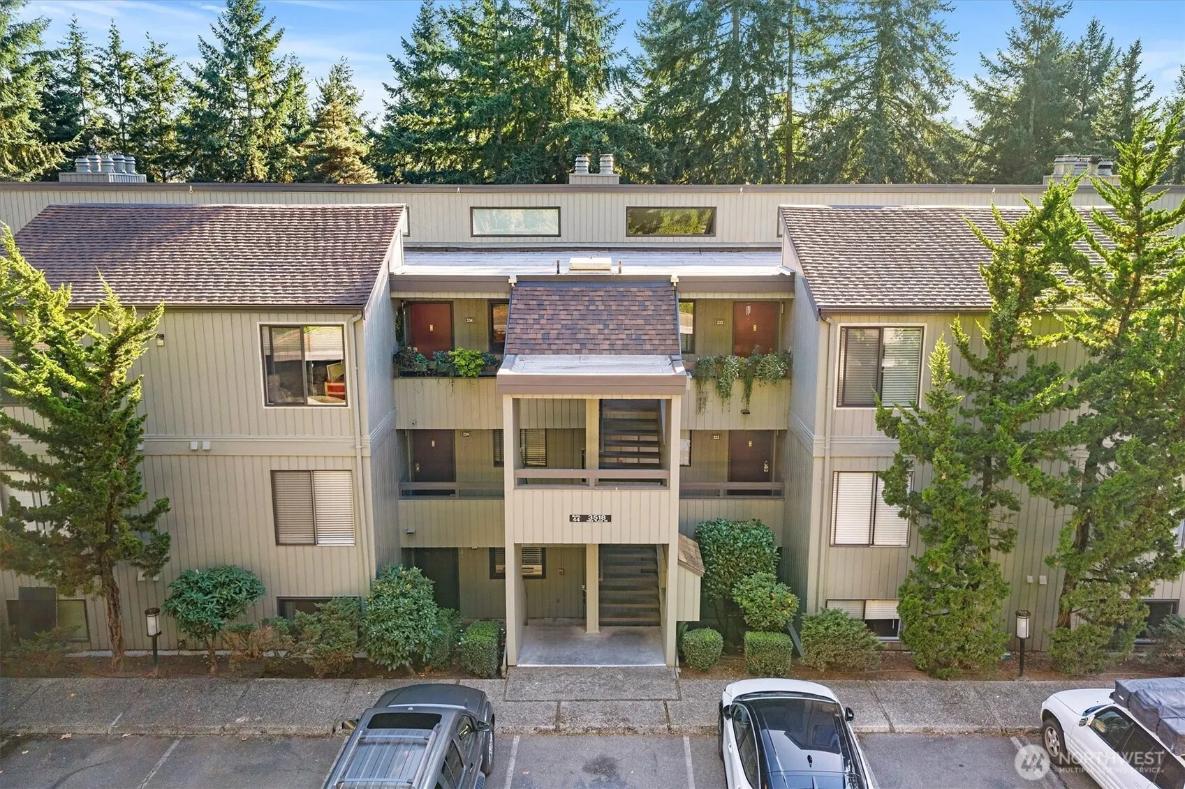 3518 109th Place NE #104, Bellevue, WA 98004