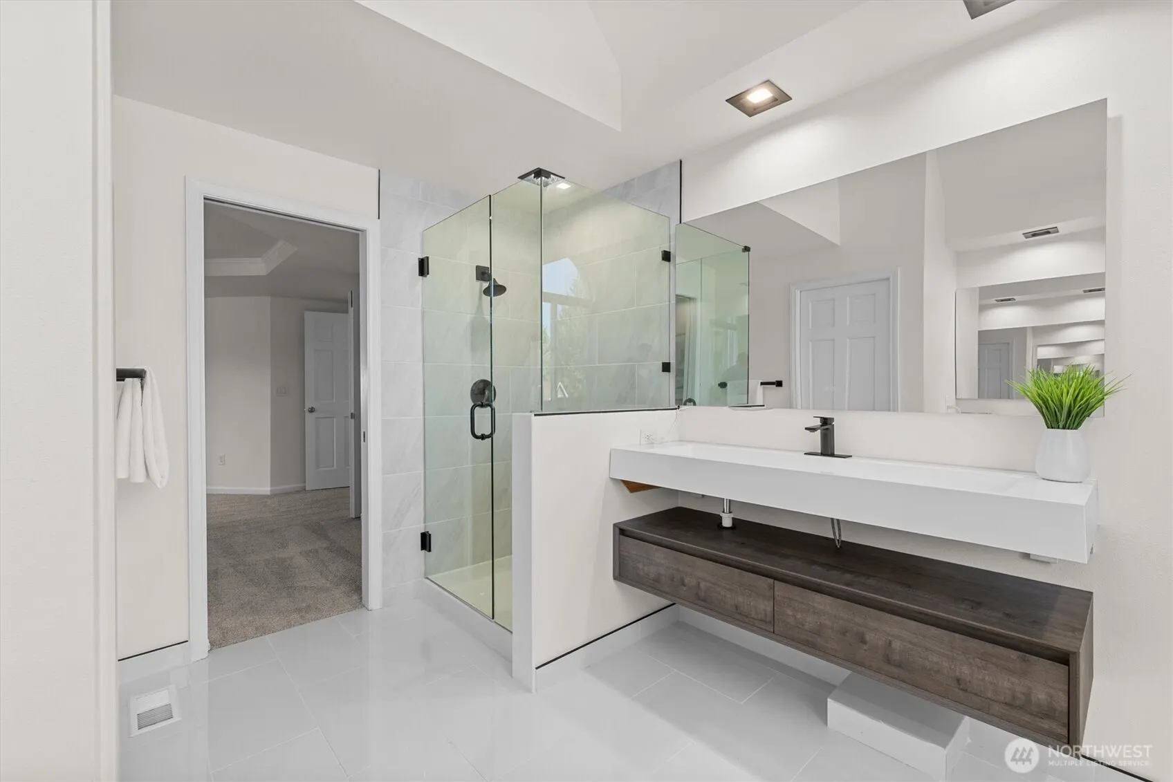 23109 NE 18th Place , Sammamish, WA 98074