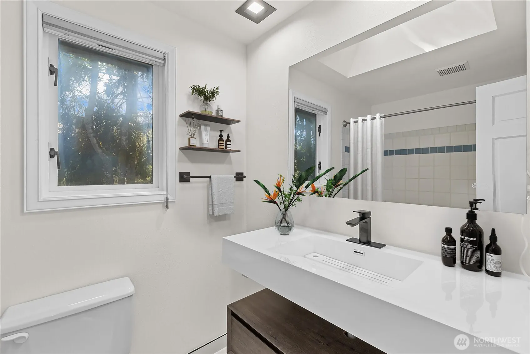 23109 NE 18th Place , Sammamish, WA 98074