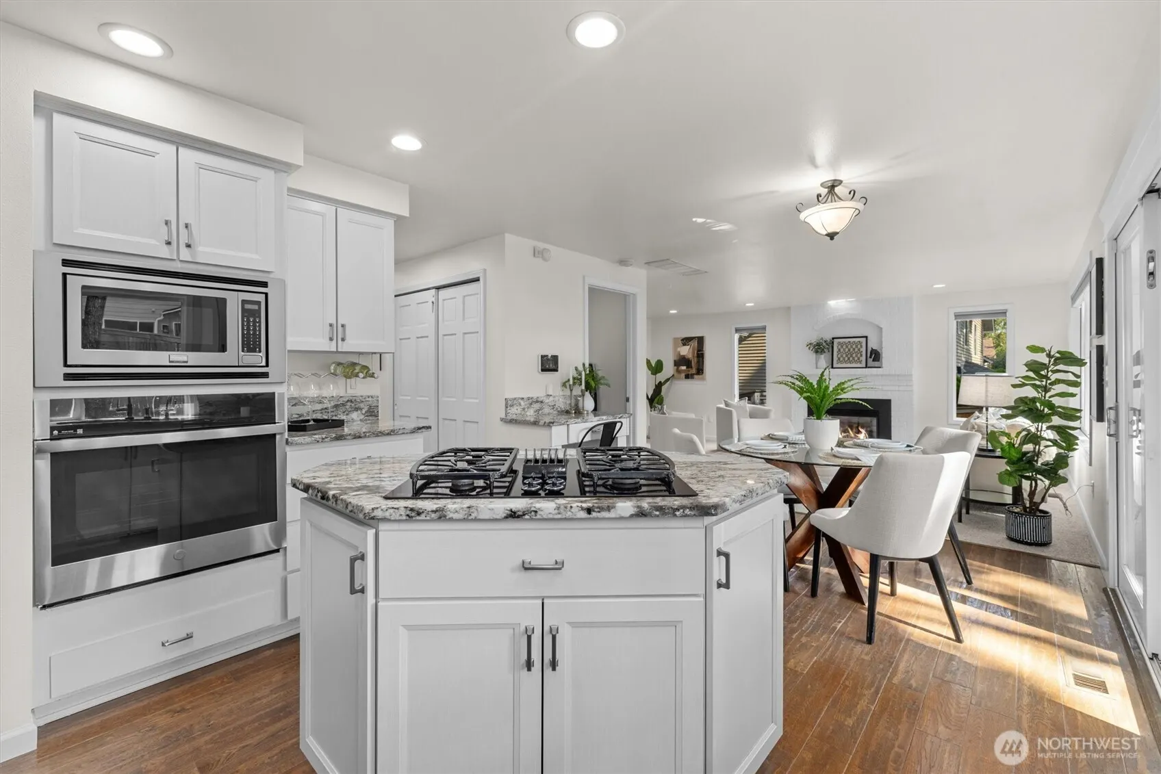 23109 NE 18th Place , Sammamish, WA 98074