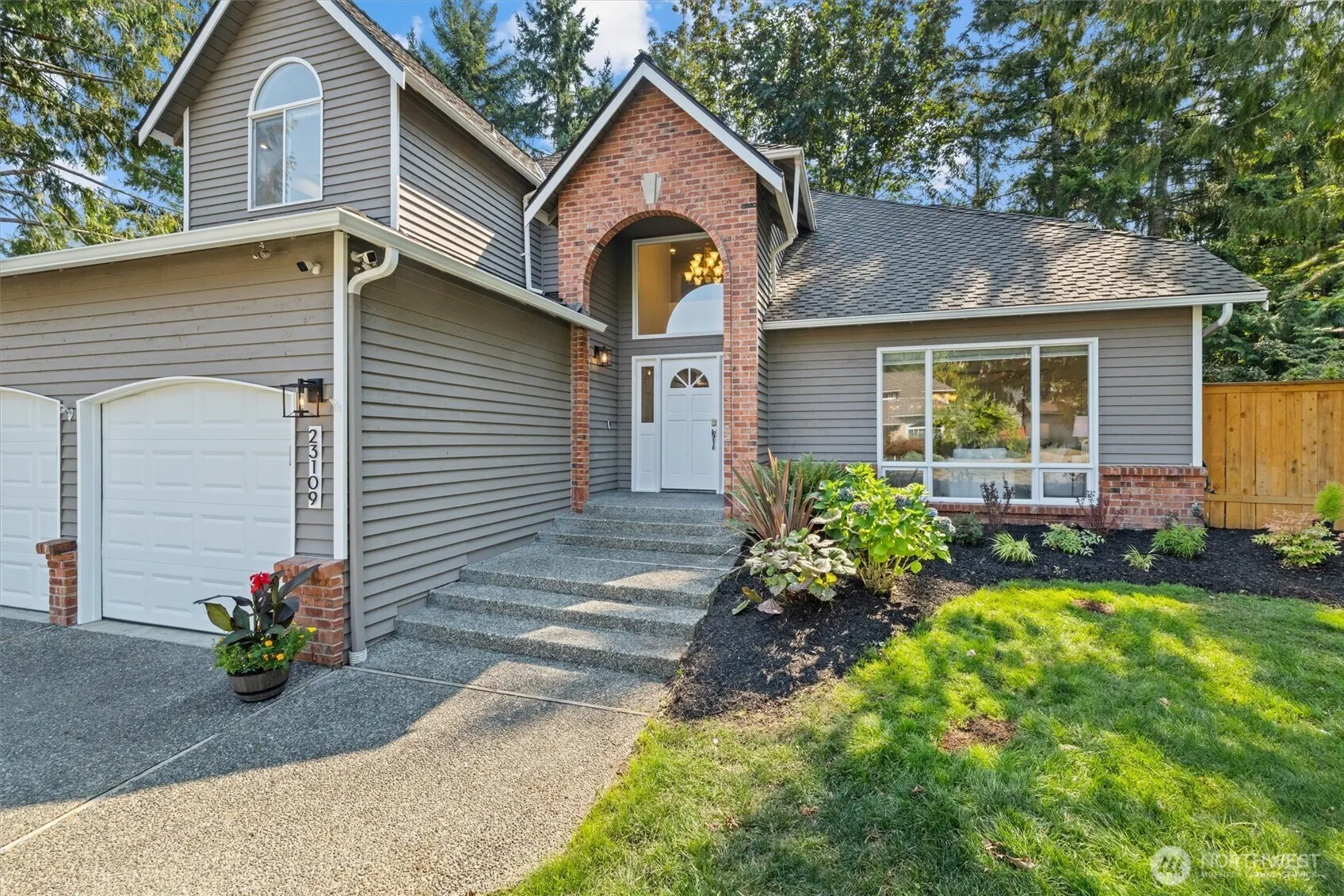 23109 NE 18th Place , Sammamish, WA 98074