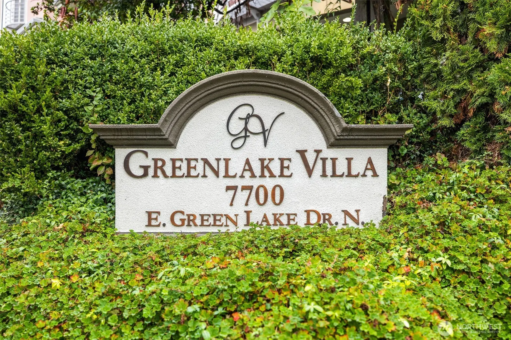 7700 E Green Lake Drive N #D13, Seattle, WA 98103