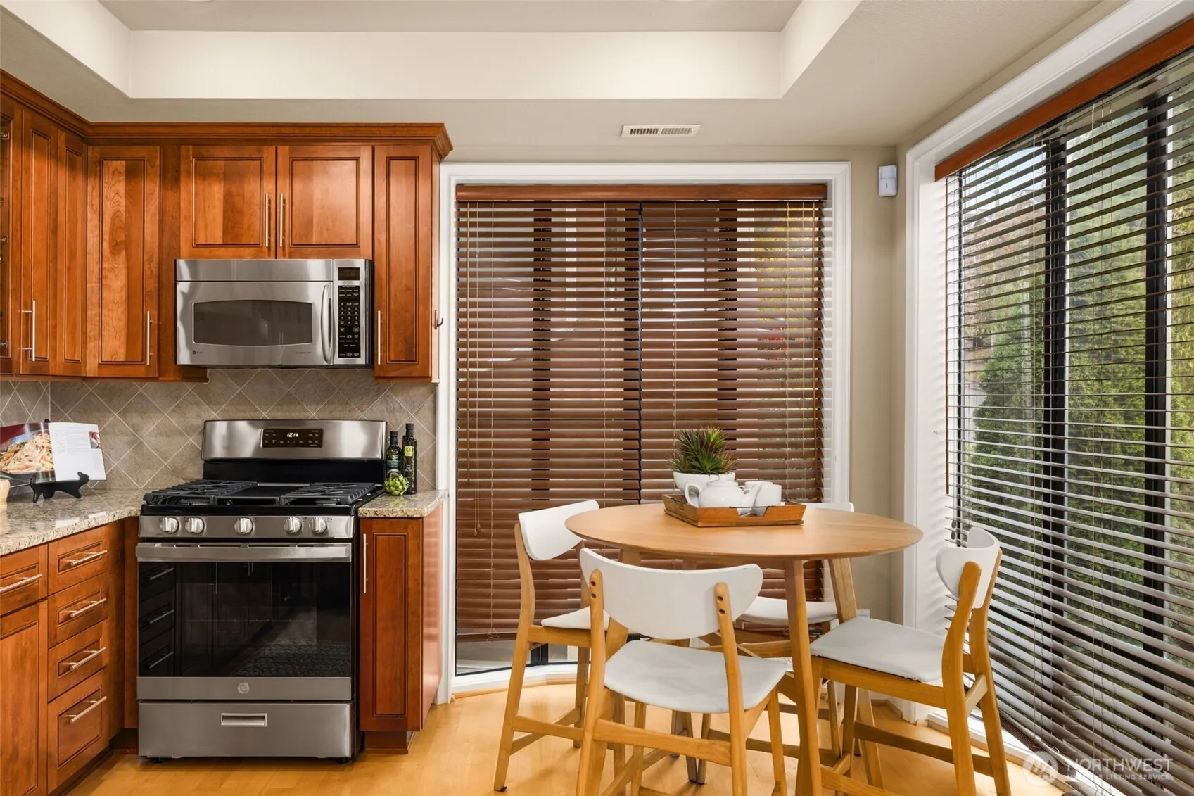 7700 E Green Lake Drive N #D13, Seattle, WA 98103