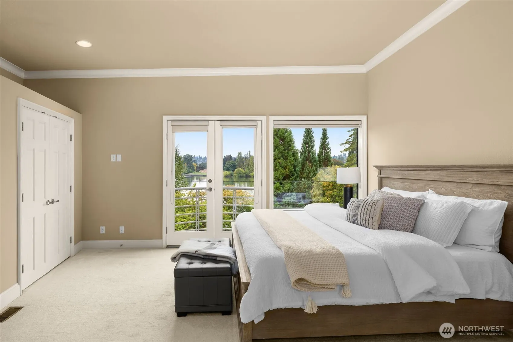 7700 E Green Lake Drive N #D13, Seattle, WA 98103