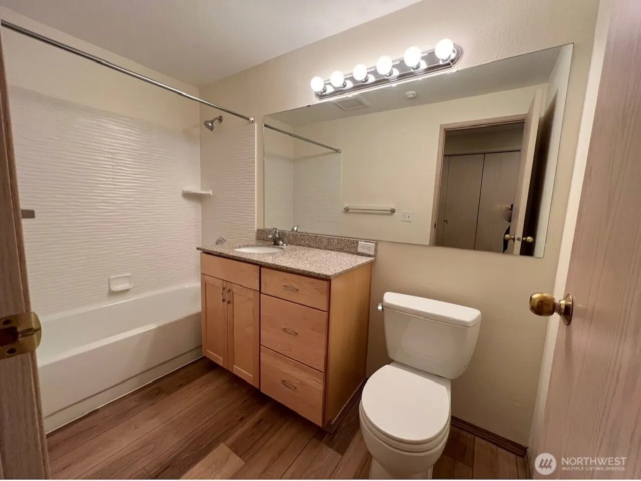 14027 NE 181st Street #B105, Woodinville, WA 98072
