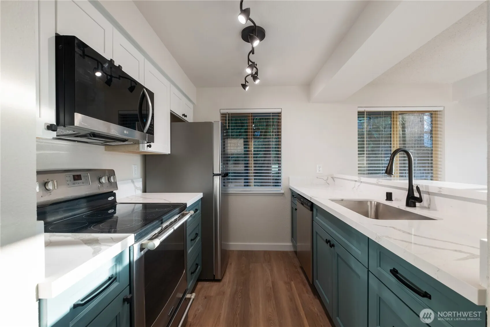 12600 57th Avenue S #D204, Seattle, WA 98178