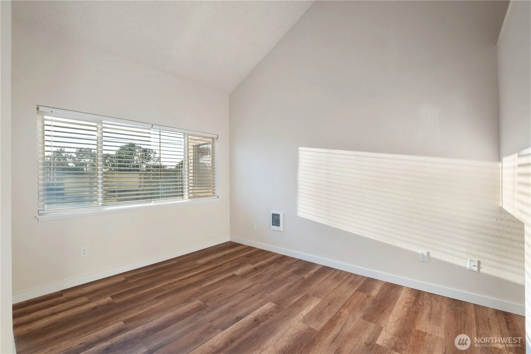 12600 57th Avenue S #D204, Seattle, WA 98178
